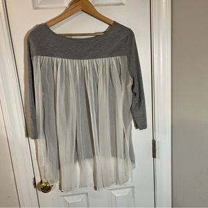 Apt 9 top with sheer back, SZ XL. Grey knit front, with sheer pleated back.